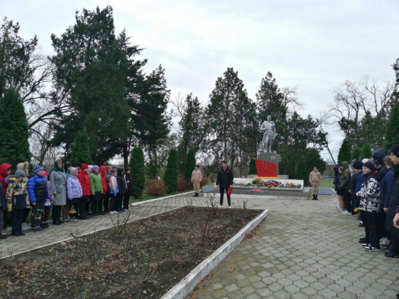 3 декабря 2022года в 9.30 часов, у памятника «Неизвесного солдата» состоялся митинг, посвящённый памятной дате России «День Неизвестного Солдата».
